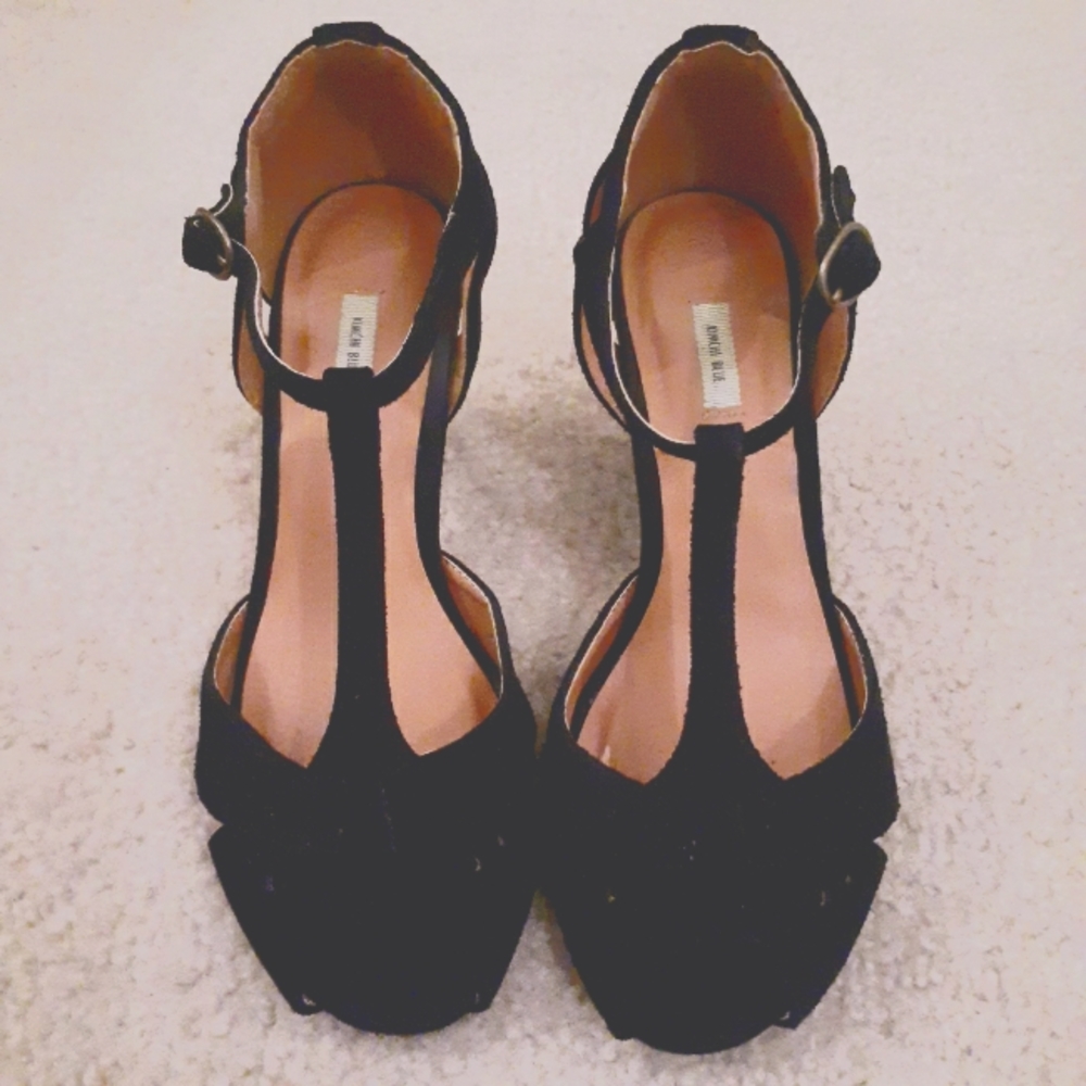 Kimchi Blue suede heels